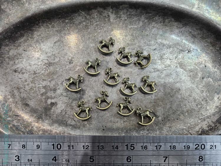 Металлическая подвеска-лошадка, 1 шт. 