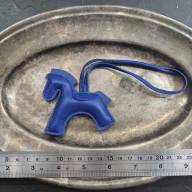 Лошадка-подвес из искусственной кожи (3 цвета) - Лошадка-подвес из искусственной кожи (3 цвета)